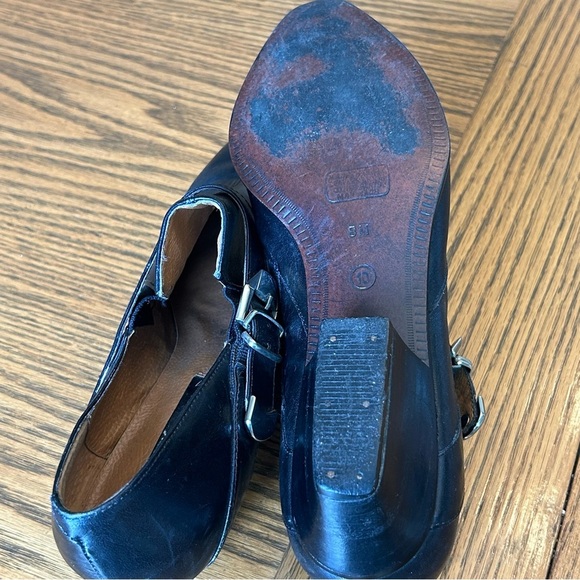 Ipanema Vintage Black Leather Low Heel Loafers with Buckle 1 1/2” Heel Size 8 - Picture 9 of 14